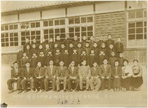14회졸업식(2반)-1958년.jpg