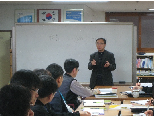 (교원 연수) 상담에 관해 설명해 주신 장병호 교장선생님1