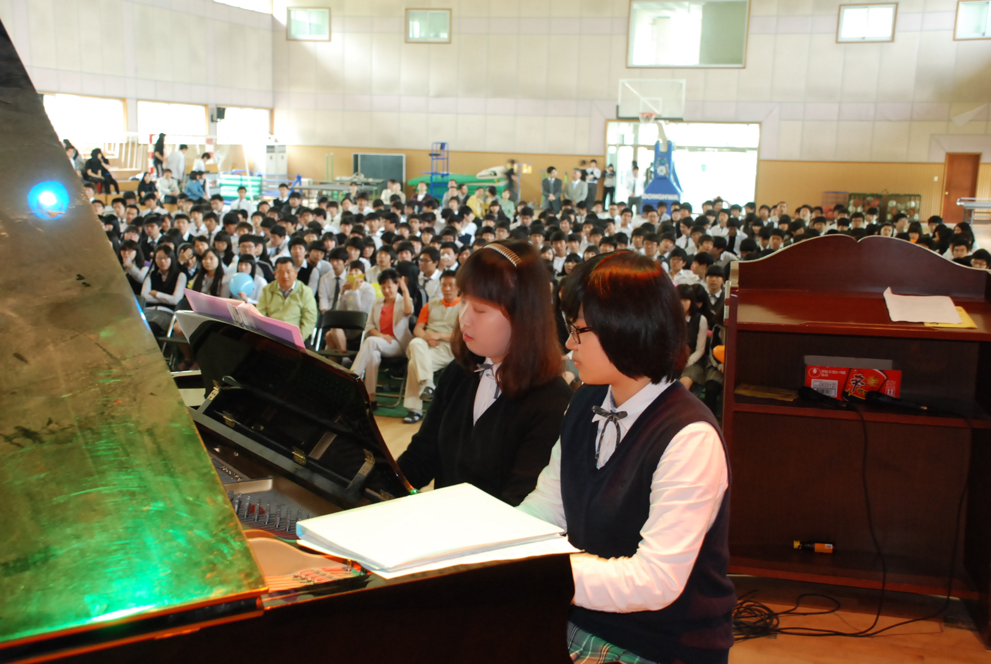 2학년 김예원,박미정 피아노합주