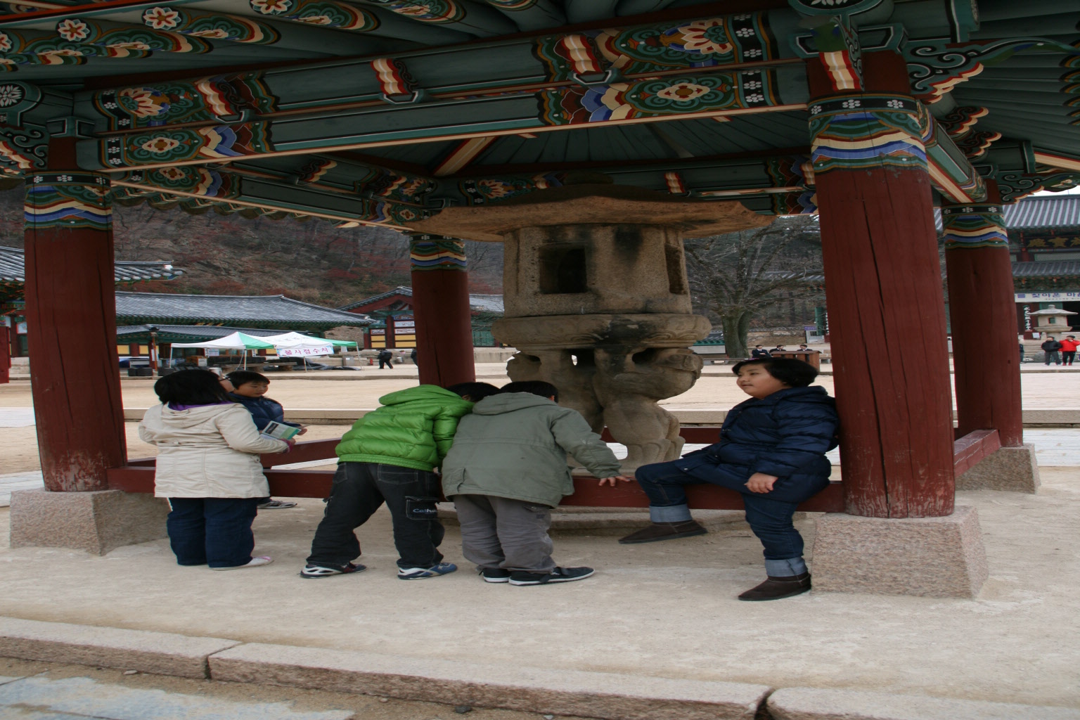 쌍사자석등에 사자가 2마리 있을까?