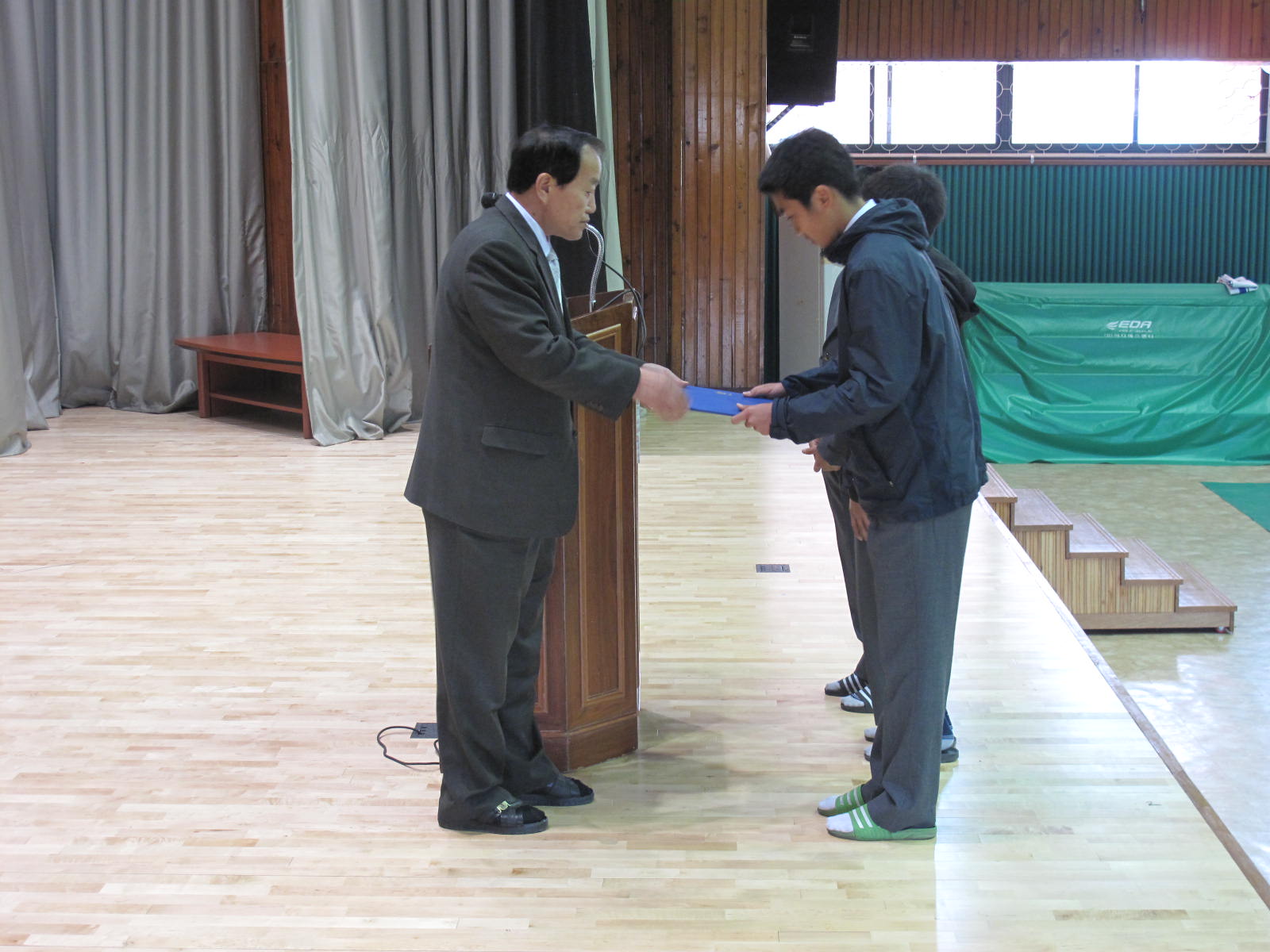 과천 중고교 단축마라톤 상장수여(3학년 이태희)