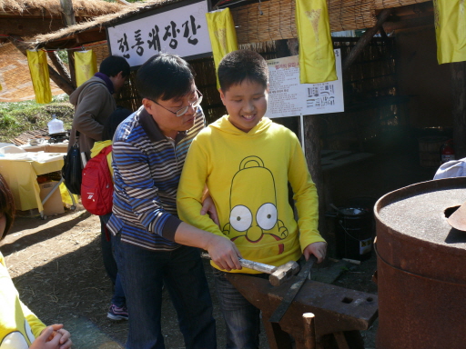 본교학생들이 체험활동하는 장면입니다.