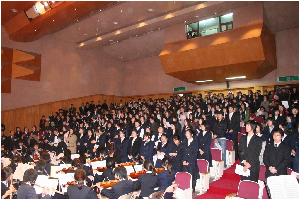 2005graduation119.jpg