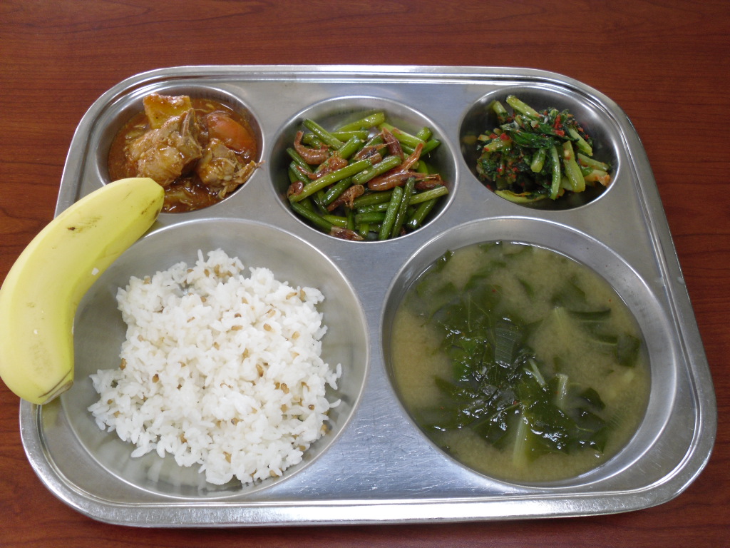 동충하초쌀밥,근대된장국,바베큐맛닭볶음,마늘쫑건새우볶음,열무김치,바나나