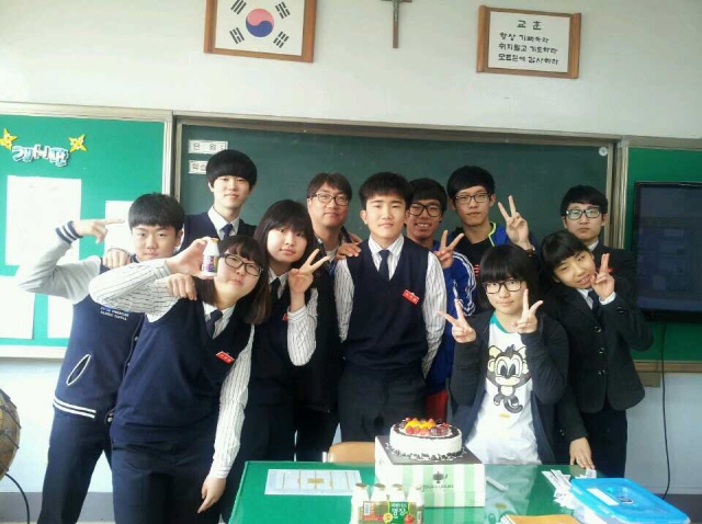 생일축하 단체사진