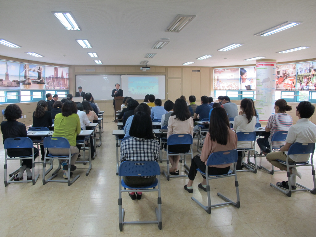 현장지원맞춤형 학교방문연수 사진입니다.