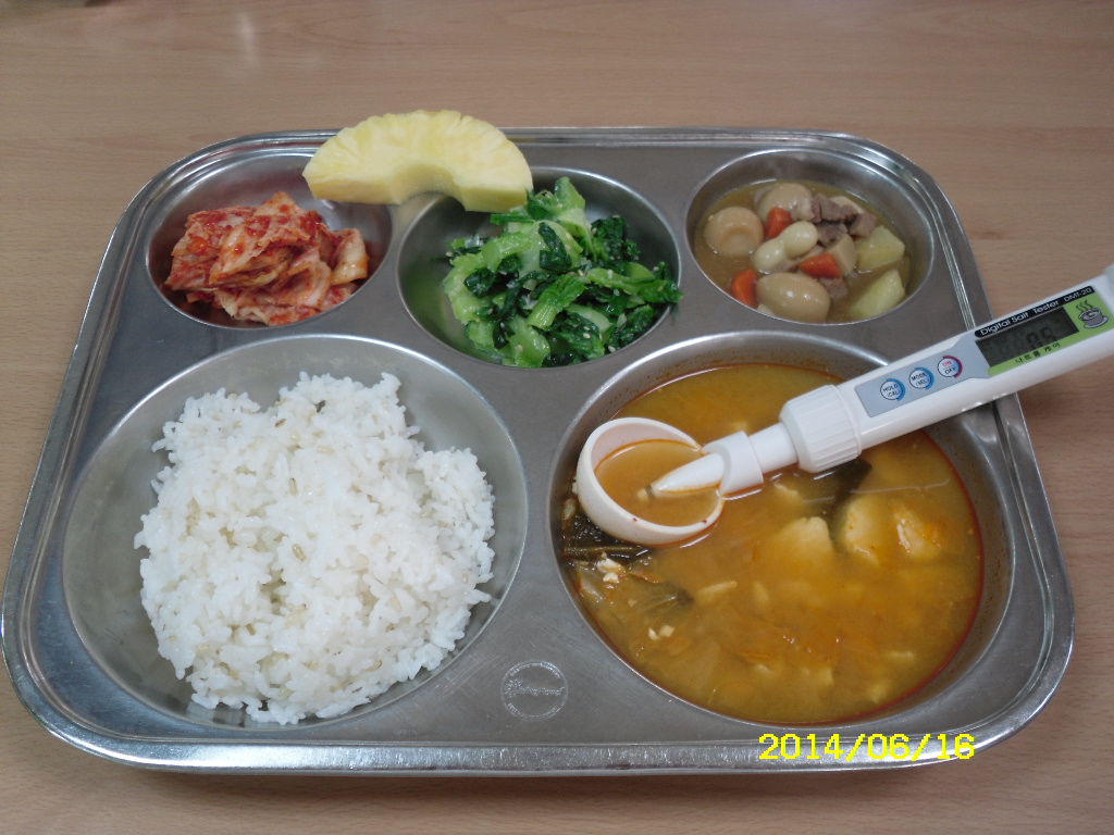 친환경기장밥,순두부찌개,돈육메추리알조림,청경채나물,배추김치,파인애플(생과)