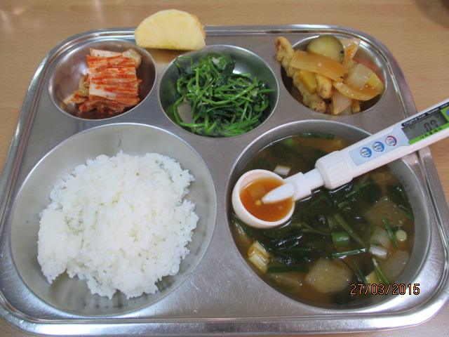 친환경찹쌀밥,짬뽕국,후르츠탕수육,참나물무침,배추김치,사과