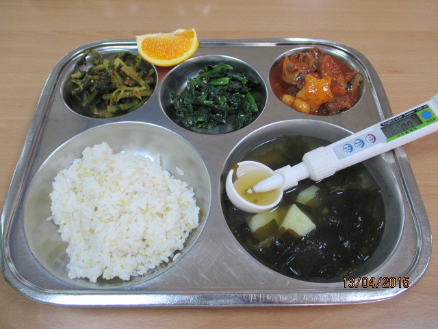 친환경기장밥,감자미역국,매운돼지갈비찜,시금치나물,열무김치,오렌지