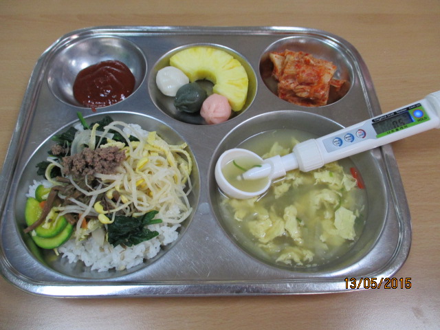 비빔밥,맑은무계란국,배추김치,꿀떡,파인애플(생과)