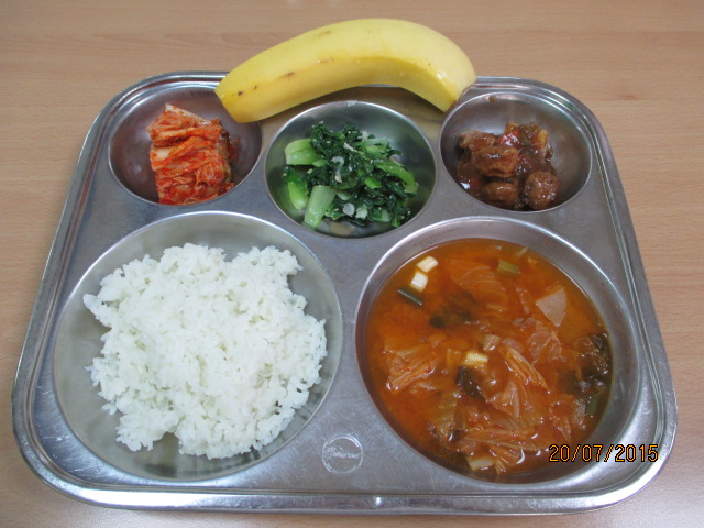 클로렐라쌀밥, 돈육김치찌개,미트볼양파조림,청경채나물,배추김치,바나나