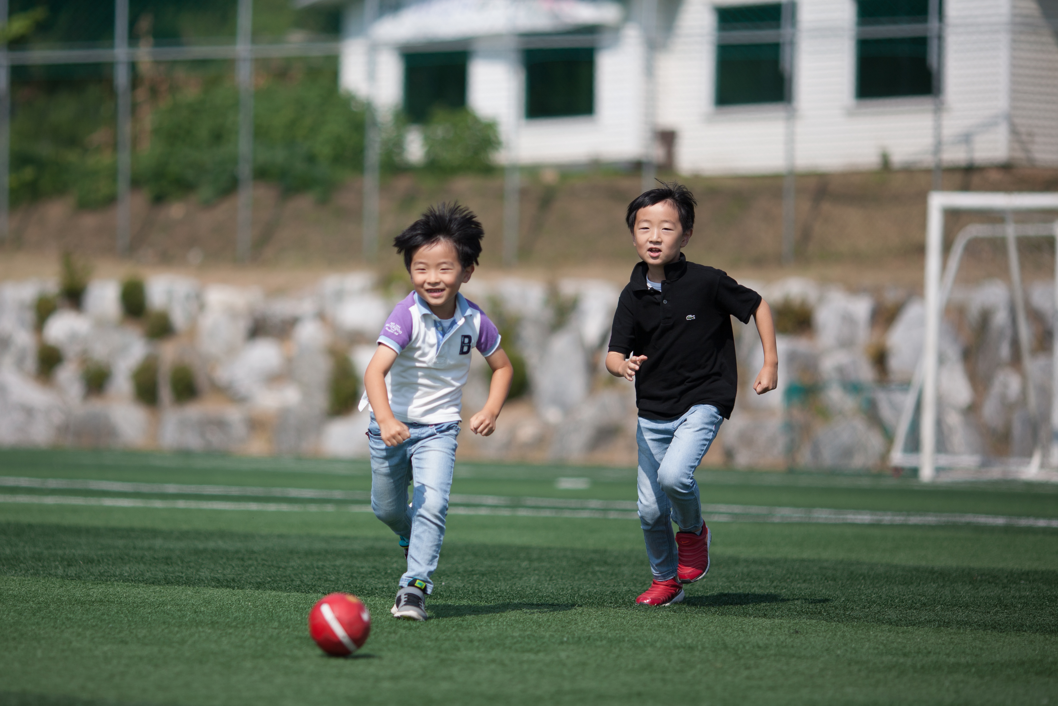 유치원에 다니는 동생 민서와는 친구처럼 잘 지낸 답니다