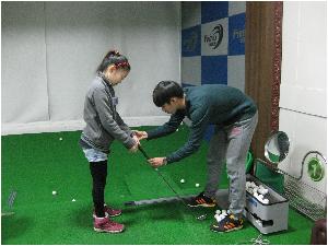 3.18 골프수업 손&미.JPG