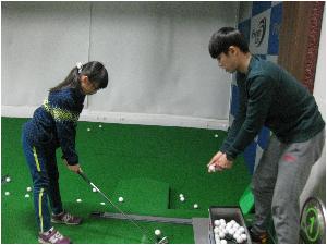 3.18 골프수업 안&우.JPG