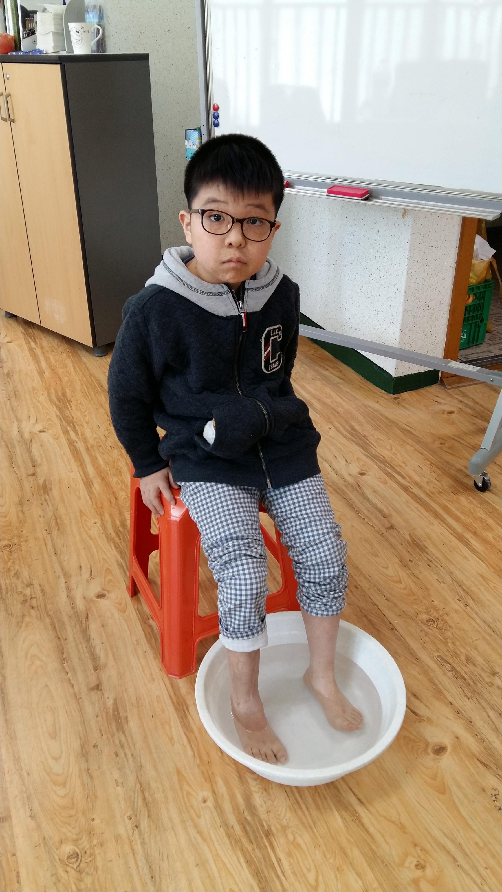 김우주 세족례
