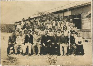 4회 졸업식-1949년(2).jpg