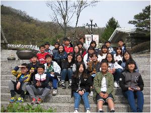 4.12 박물관 6학년 단체.jpg