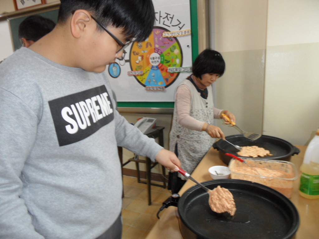 라면 끓이기, 김치전 