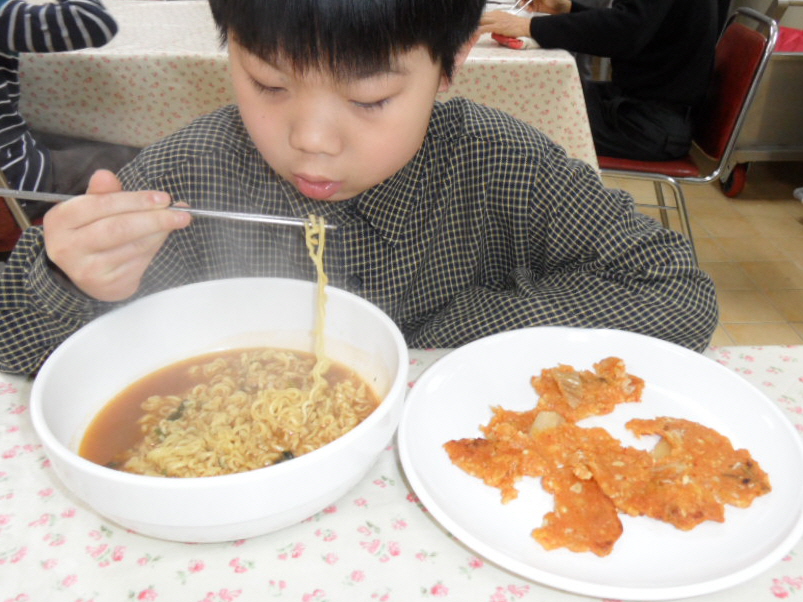 라면 끓이기, 김치전 