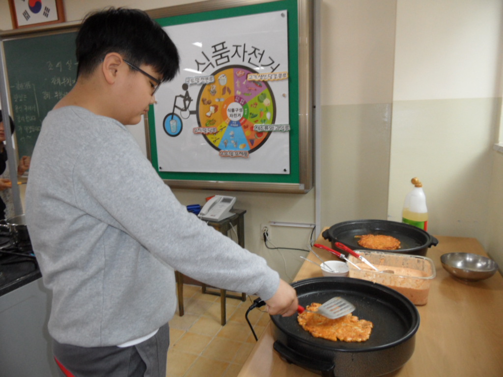 라면 끓이기, 김치전 