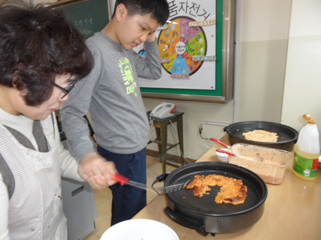 라면 끓이기, 김치전 