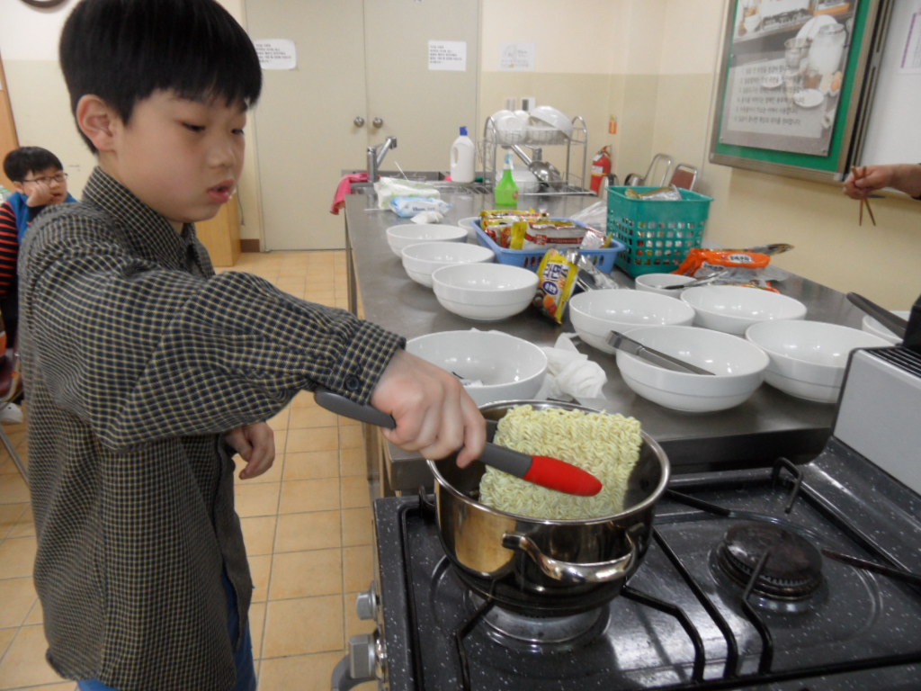 라면 끓이기, 김치전 