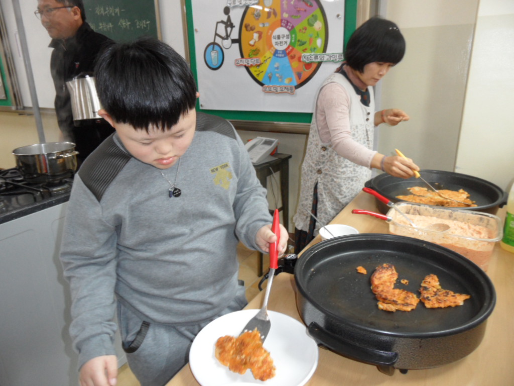 라면 끓이기, 김치전 