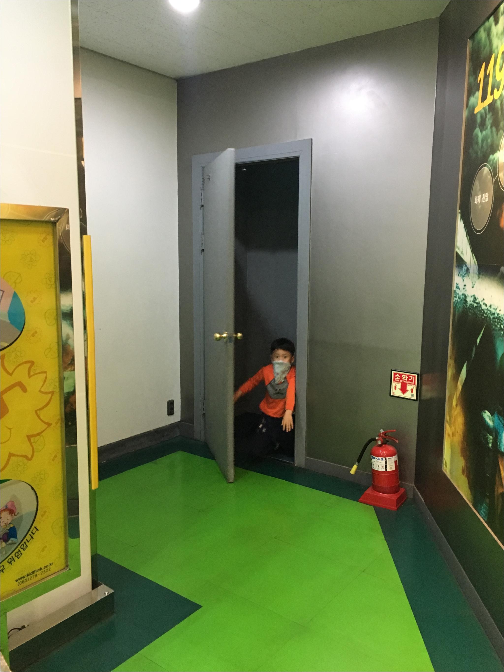 096