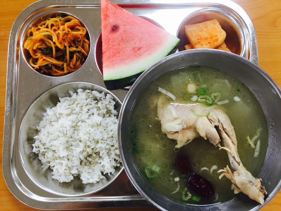 7월 15일(전통음식체험의날:초복) : 차조밥, 닭다리삼계탕, 쫄면무침, 석박지, 수박