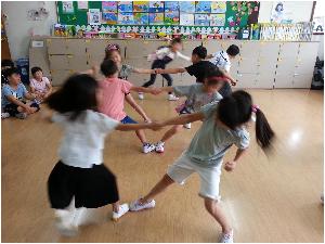 힘 겨루기 놀이2 (1).jpg