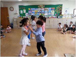 힘 겨루기 놀이1 (1).jpg
