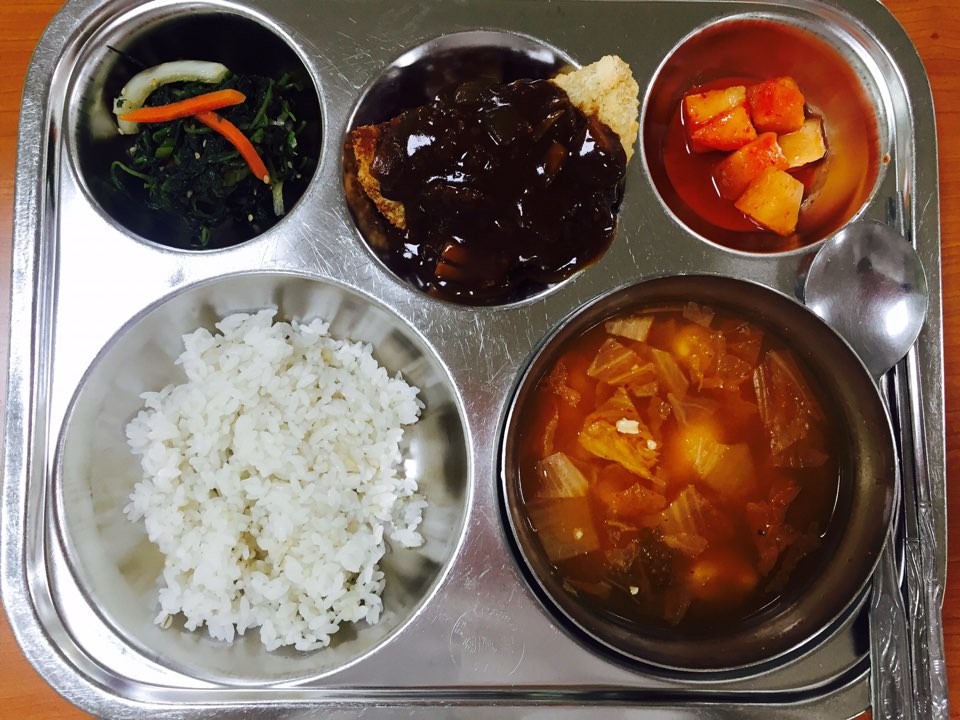 8월 30일 : 보리밥, 순두부찌개, 치즈포크커틀릿, 깻잎순볶음, 깍두기