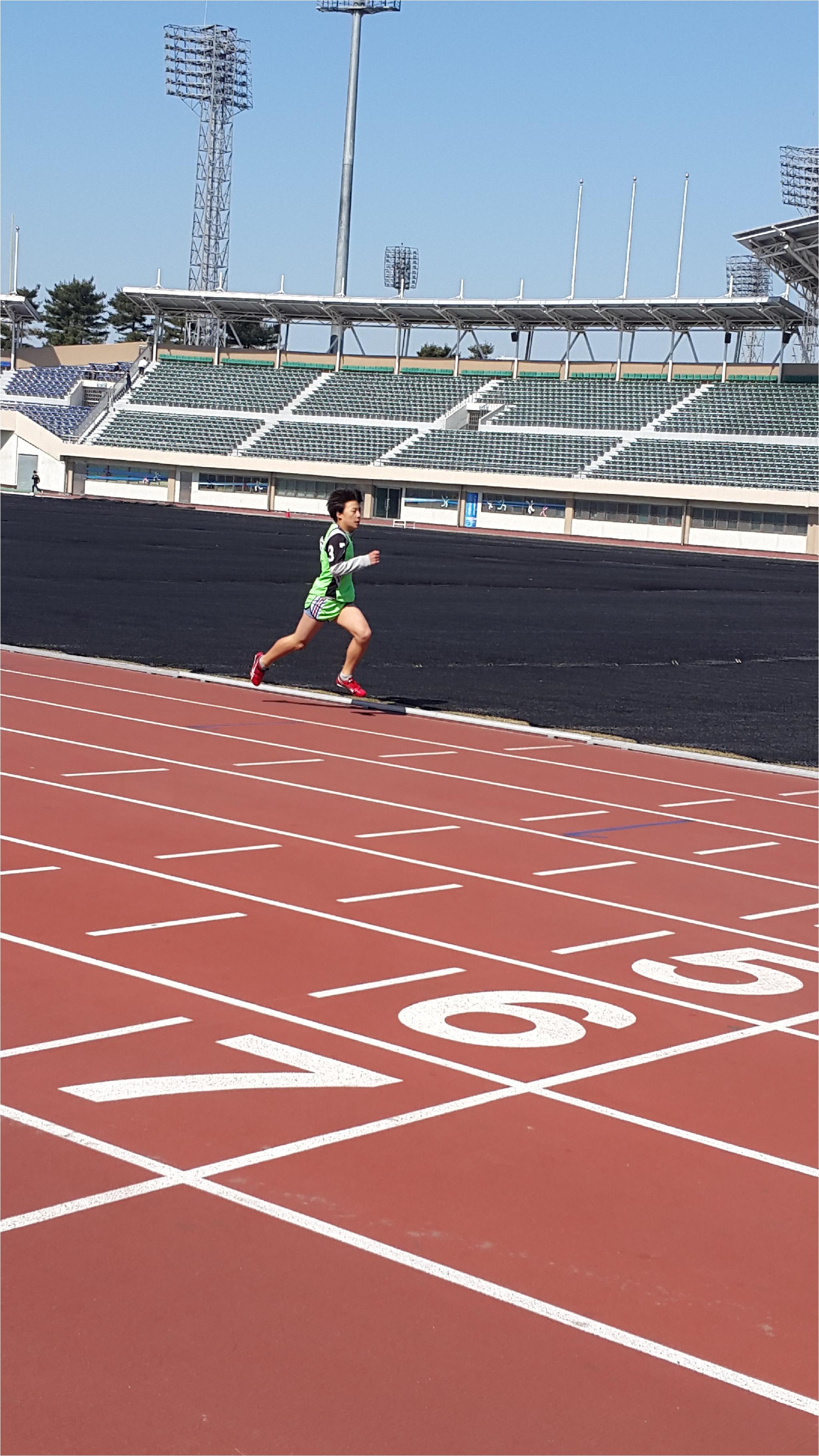 800m 조 1위