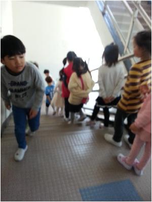 실내에서 안전하게 생활해요. (1).jpg