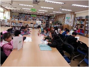 우리 학교 도서실 공부 (1).jpg