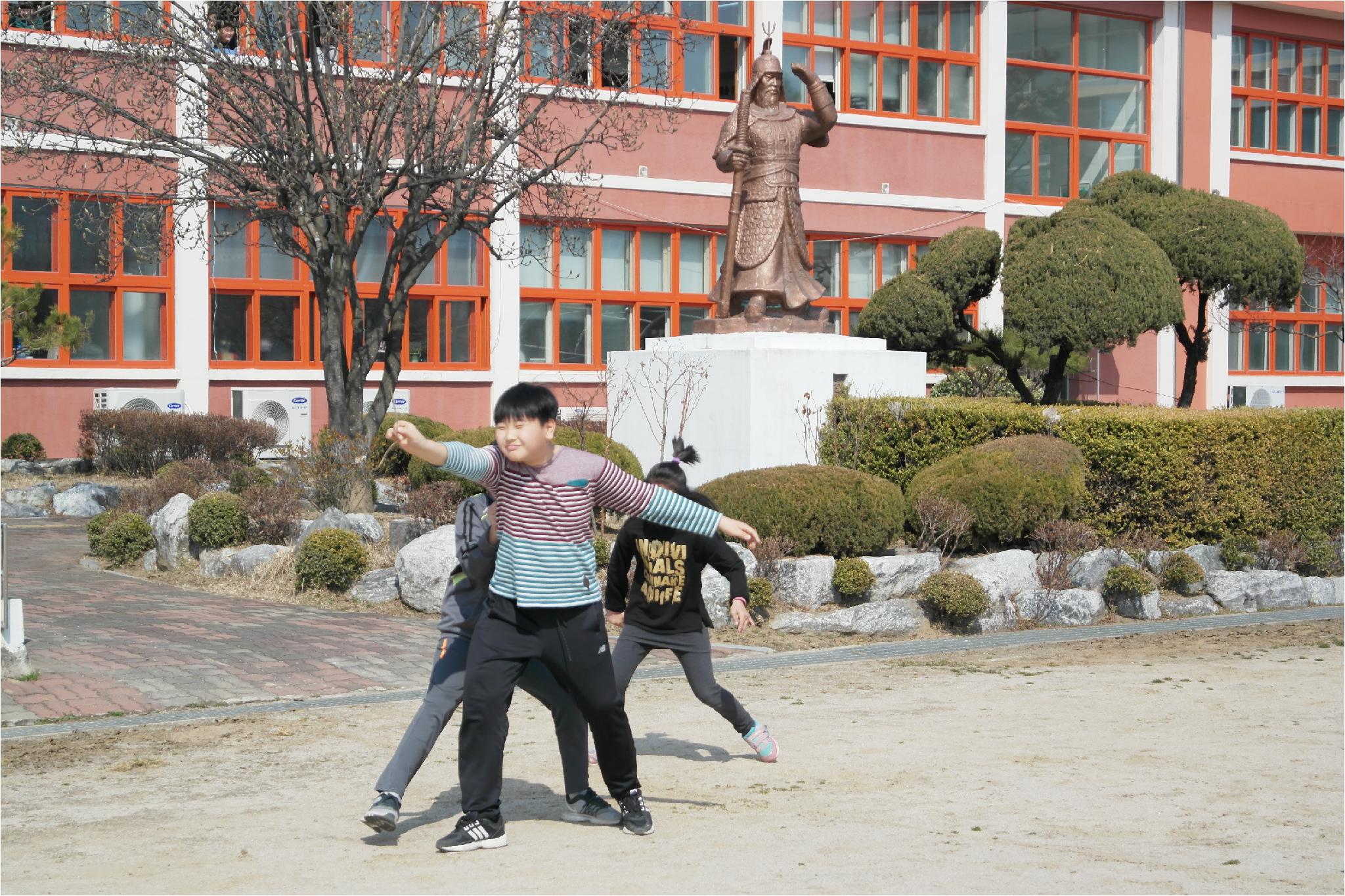앞장서는 승우