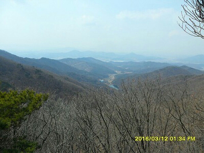 수레의산 정상에서 바라본 음성