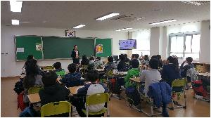 6-4 학교폭력예방교육.jpg