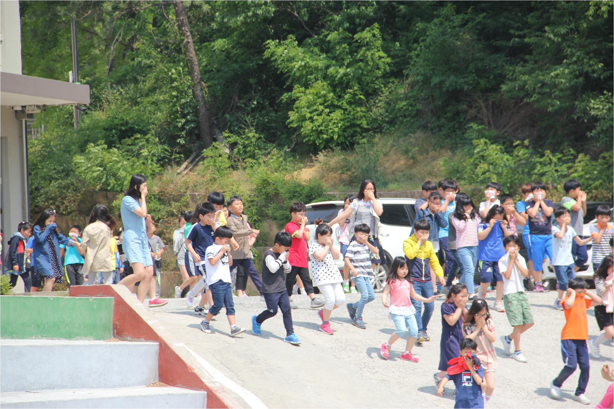 (2017.5.18.)진천상산초- 합동소방훈련 실시 사진(1).JPG