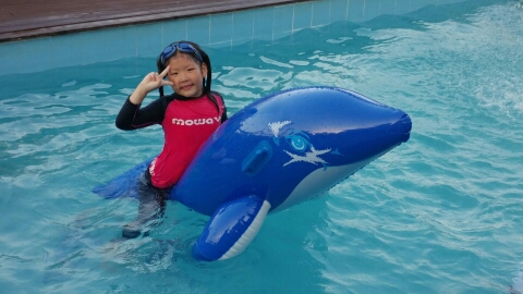 수영장에서