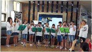 해피투게더 주간보호센터 연주.jpg