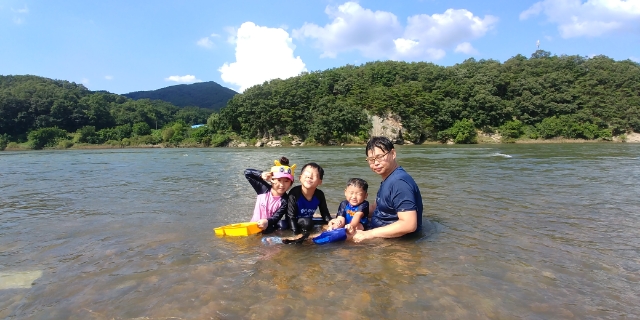 이번에는 강가에서 물놀이!