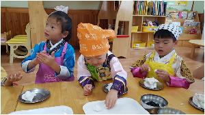 0928 송편빚기 및 전통놀이한마당 (1).jpg