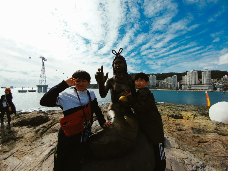 송도 바닷가 인어공주와 함께-초3 민*,윤*