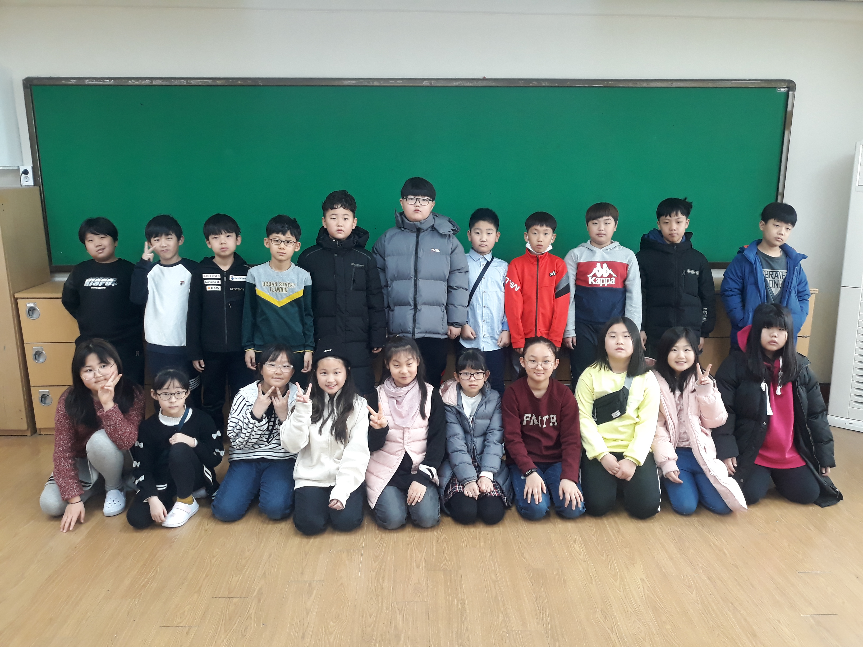 3월 5일 단체사진1.jpg