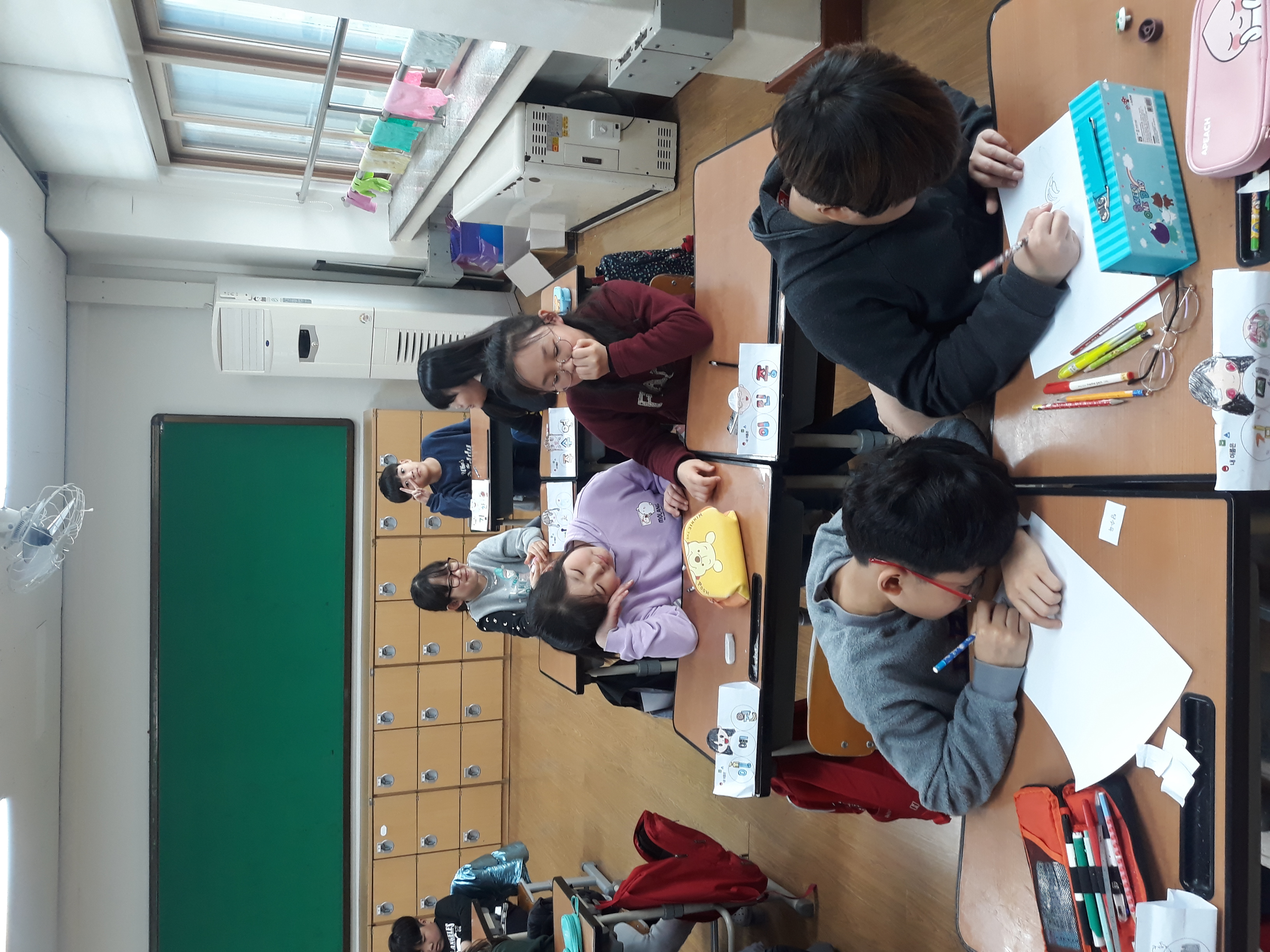 3월 12일 끝말을 그림으로 이어그리기1.jpg