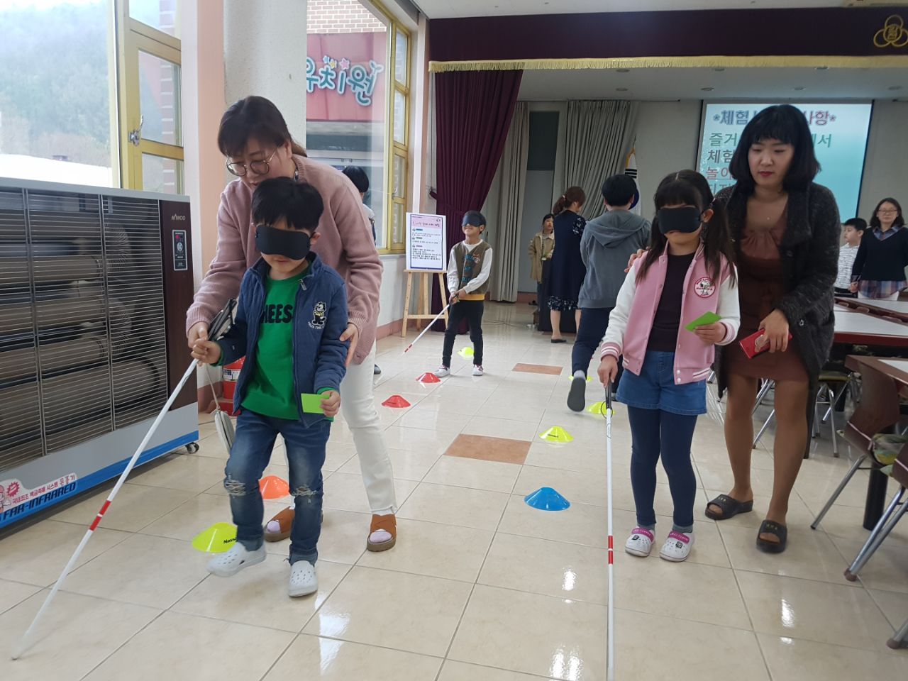 장애이해교육-시각장애체험.jpg