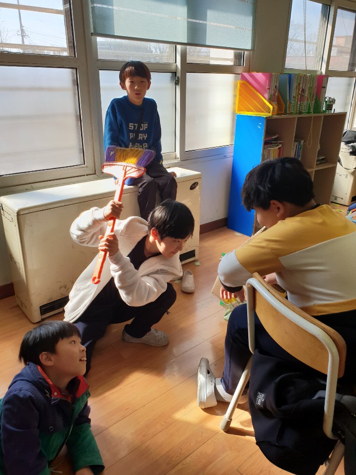 빗자루는 내려놓자..