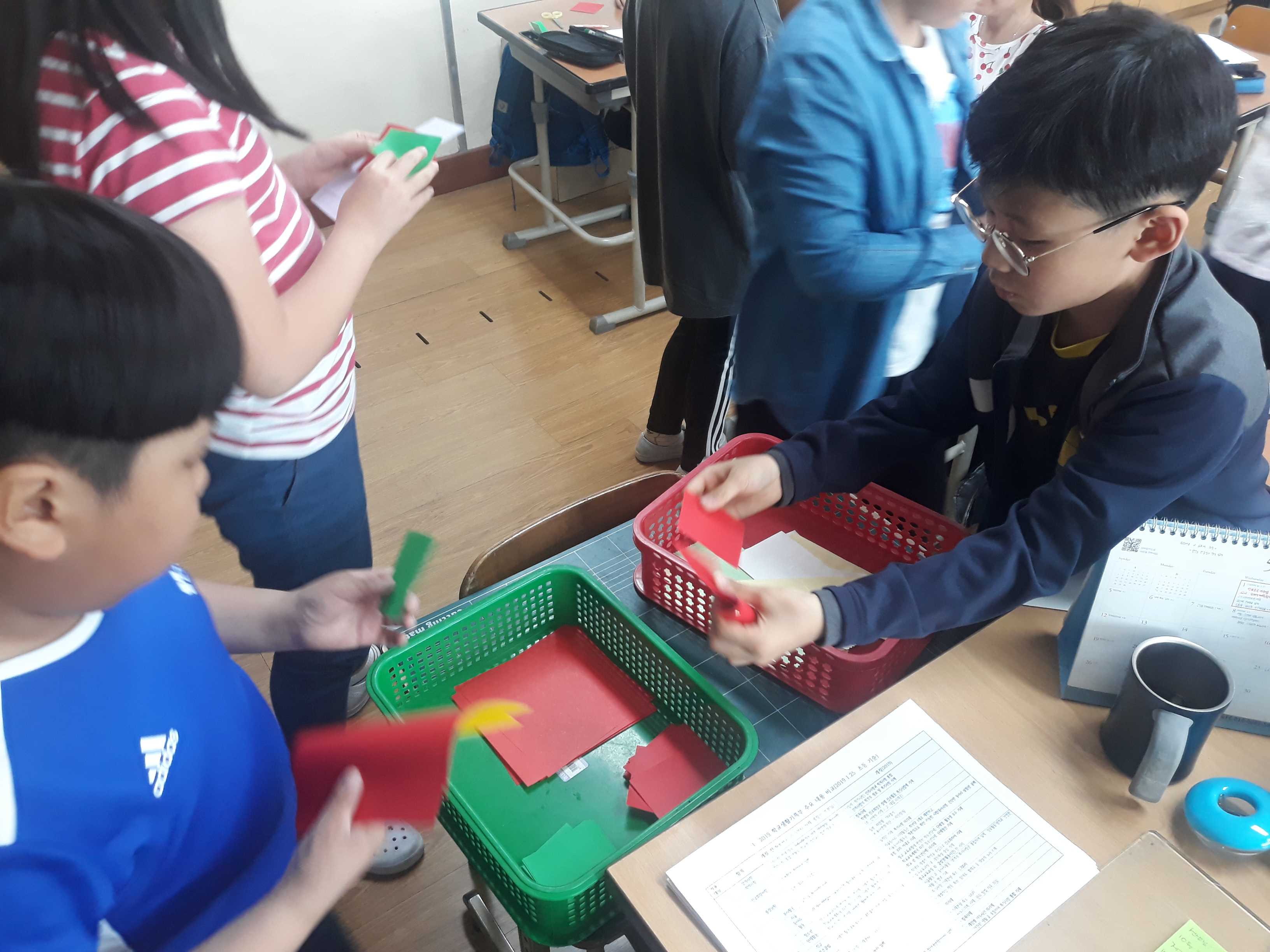 5월 8일 카네이션 만들기1.jpg