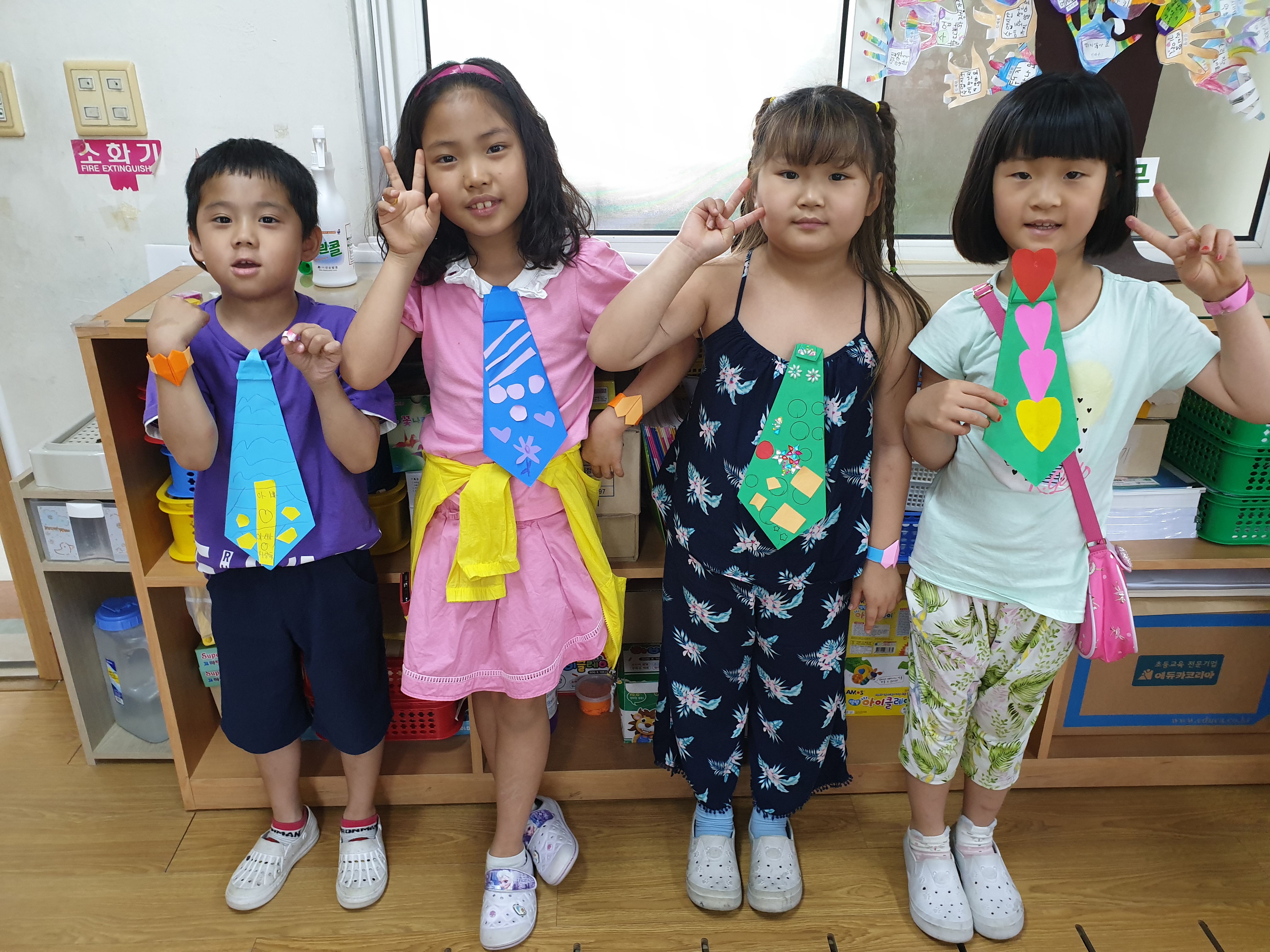 넥타이와 팔찌 (1).jpg
